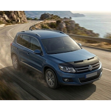 Čierny ochranný návlek na prednú časť kapoty pre VW Tiguan 2007–16