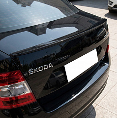 Zadné krídlo Gloss Black pre ŠKODA OCTAVIA III 2013–2019