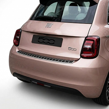 Nerezový - karbon kryt hornej hrany zadného nárazníka Fiat 500E 2020-26 Nerezový - karbon kryt hornej hrany zadného nárazníka Fiat 500E 2020-26
