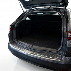 Nerezový leštený kryt hornej hrany zadného nárazníka Renault Megane kombi 2016-24