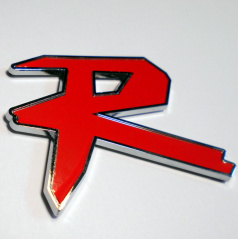 Plastické logo  R s podlepením (70X60 mm)