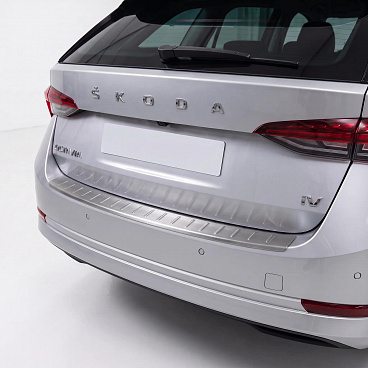 Nerez brúsený kryt hornej hrany hornej hrany zadného nárazníka Škoda Octavia IV 2020+ liftback Nerez brúsený kryt hornej hrany hornej hrany zadného nárazníka Škoda Octavia IV 2020+ liftback