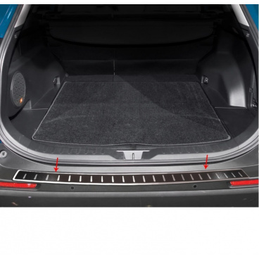 Nerez / karbón kryt hrany zadného nárazníka Toyota RAV4 2018-2023 Nerez / karbón kryt hrany zadného nárazníka Toyota RAV4 2018-2023