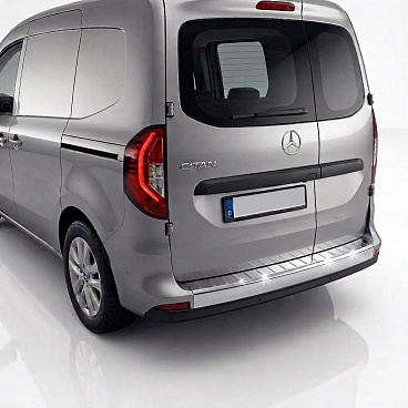 Nerezový leštený kryt hornej hrany zadného nárazníka Mercedes Citan, Renault Kangoo 2021+ Nerezový leštený kryt hornej hrany zadného nárazníka Mercedes Citan, Renault Kangoo 2021+