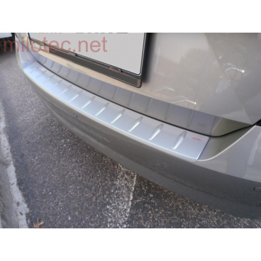 Prah piatych dverí s výstupky, ABS-strieborný Škoda Fabia III Limousine 09, 2014