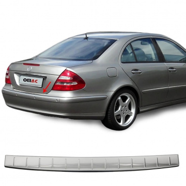 Nerez kryt hornej hrany zadného nárazníka Mercedes E-Klasse W211 sedan 2003-2009 Nerez kryt hornej hrany zadného nárazníka Mercedes E-Klasse W211 sedan 2003-2009